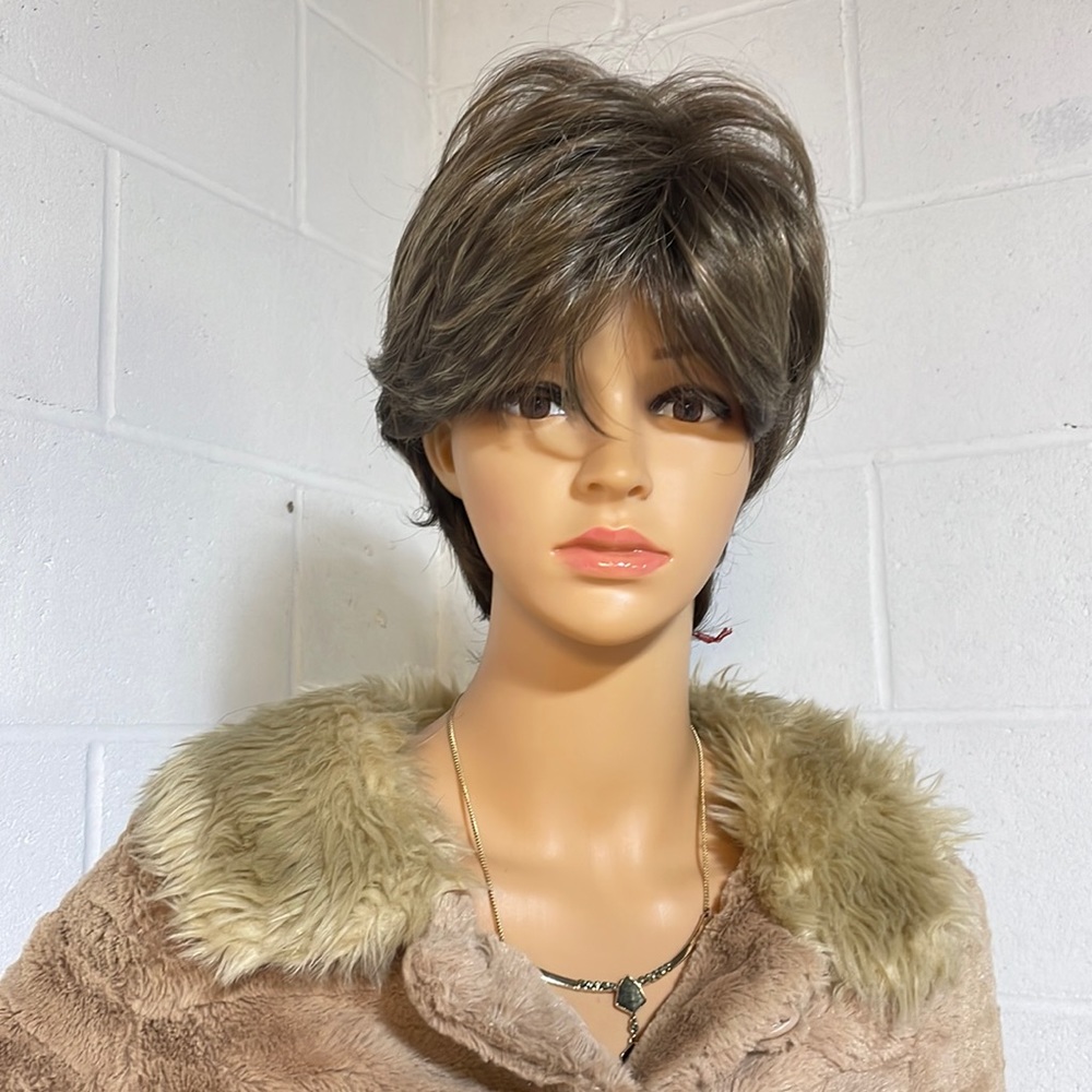 NWT 11” coffee brown w blonde babylights no parting wispy bangs layered puff wig